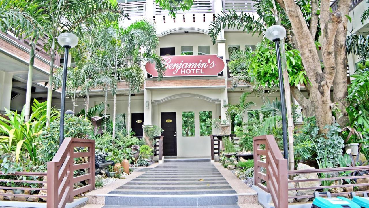 Villa Esmeralda Bryan'S Resort Hotel And Restaurant Palayan City Exterior photo