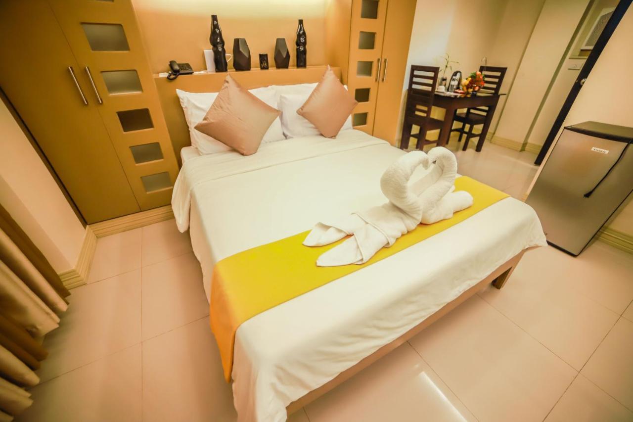 Villa Esmeralda Bryan'S Resort Hotel And Restaurant Palayan City Exterior photo