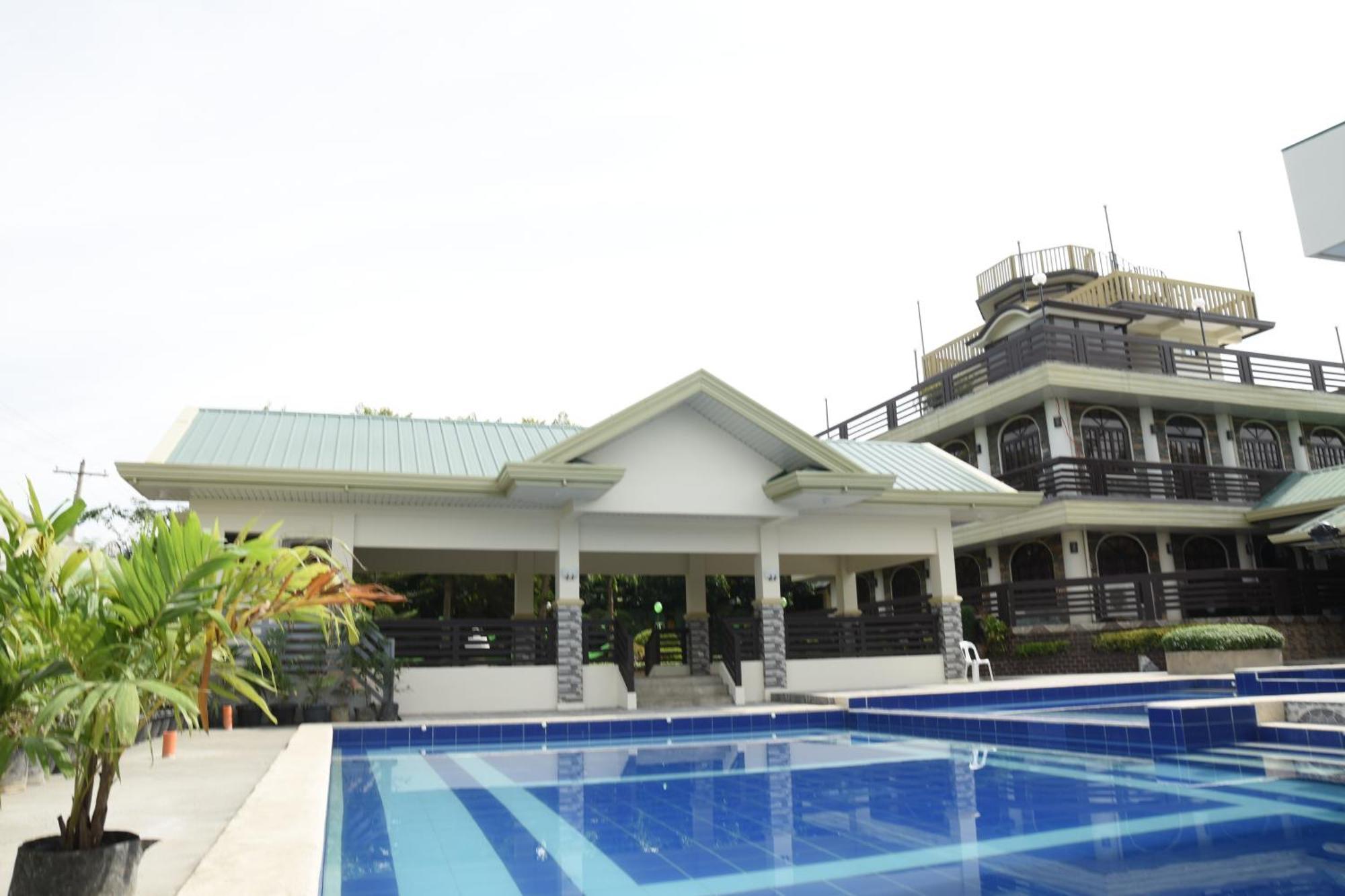 Villa Esmeralda Bryan'S Resort Hotel And Restaurant Palayan City Exterior photo